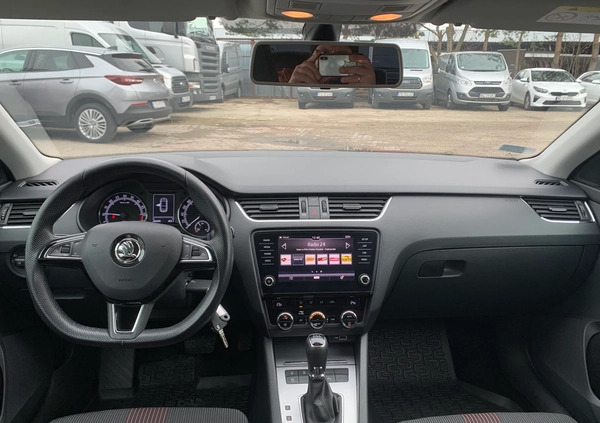 Skoda Octavia cena 59900 przebieg: 197400, rok produkcji 2018 z Krosno Odrzańskie małe 301